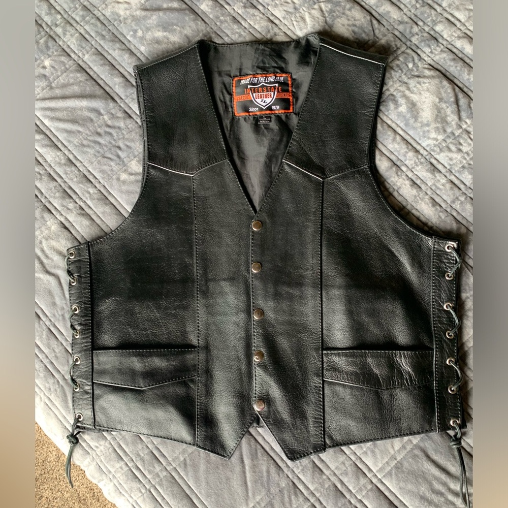 Men’s Black Leather motorcycle vest - L